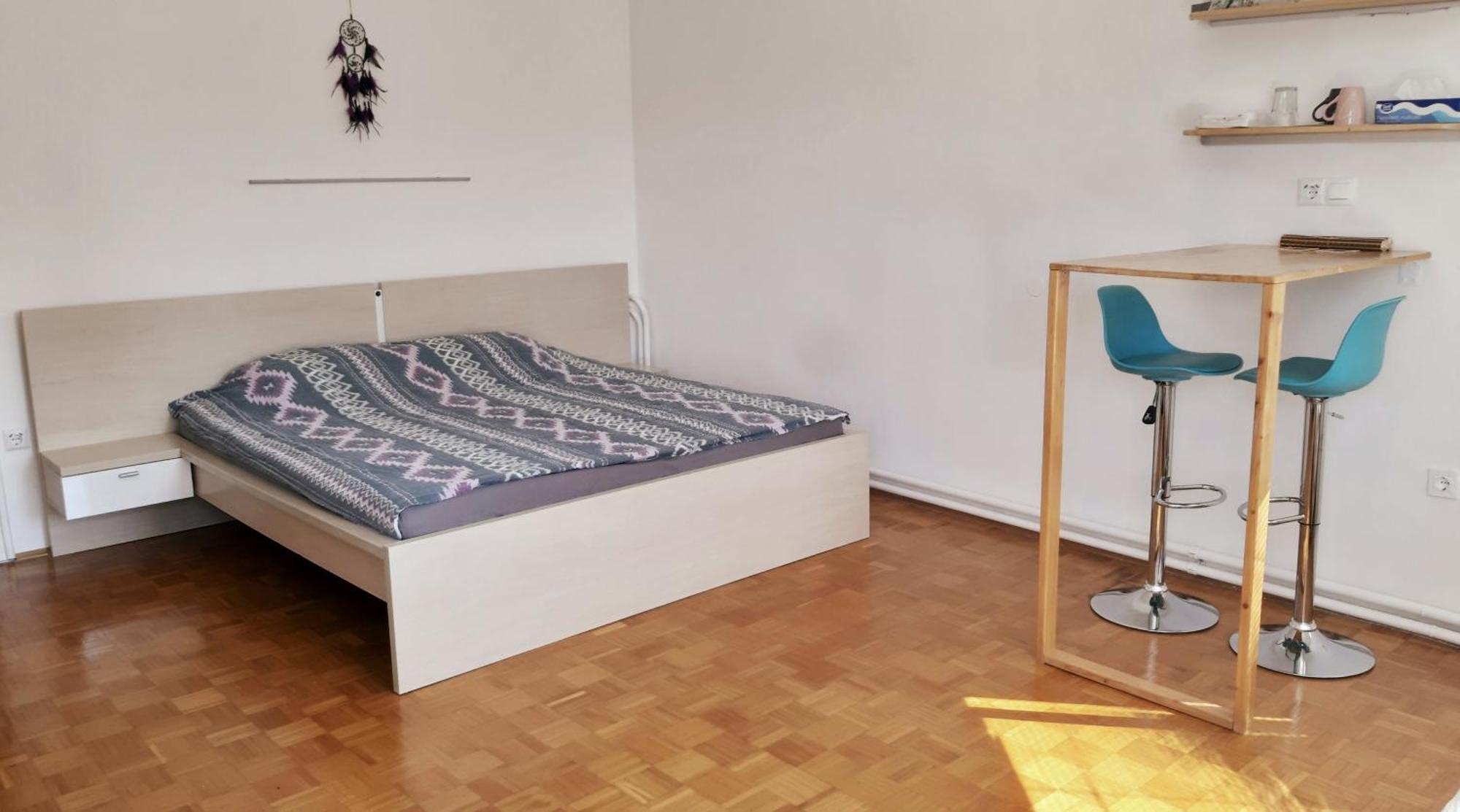 Roomserv Λιουμπλιάνα Δωμάτιο φωτογραφία